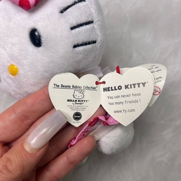 Y2k NWT RARE Hello Kitty Valentine beanie baby plushie - Picture 3 of 3